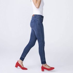 Unpublished Olivia blue jeans size 26